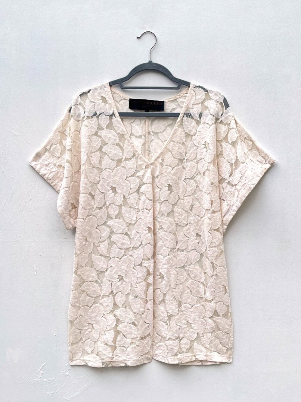Leyendecker Los Angeles Boho Off White Lace and Mesh Cap Sleeve Shirt Tunic